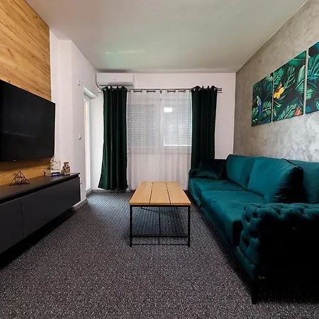 Luxpoint Apartment Apartman *