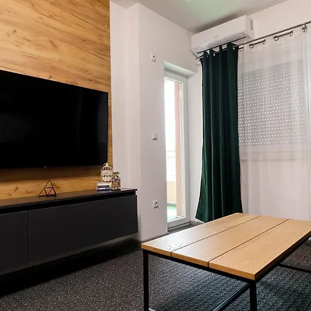 Luxpoint Apartment *